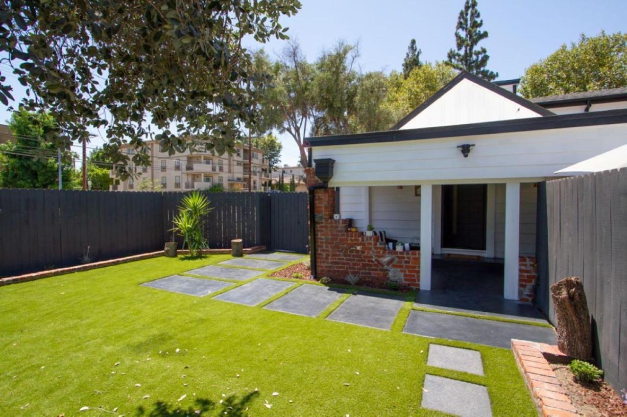 Dreamy Farmhouse In Studio City Лос-Анджелес Екстер'єр фото