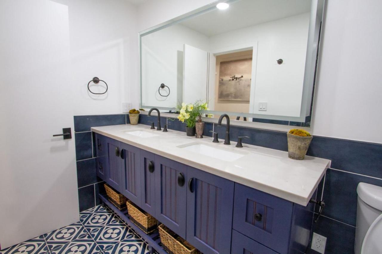 Dreamy Farmhouse In Studio City Лос-Анджелес Екстер'єр фото